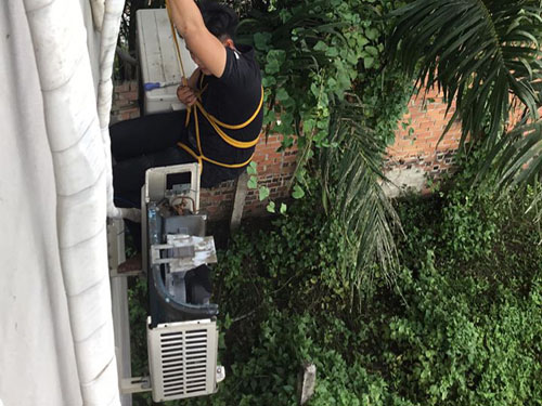 Air conditioning fills gas Ho Chi Minh City